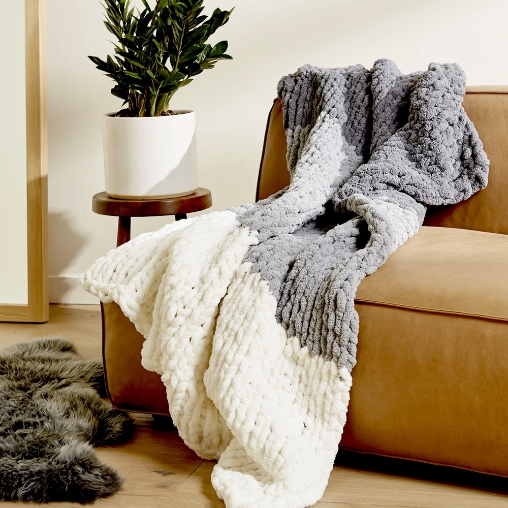 🤍 NEW Handmade Grey/Ivory Chunky Knit Blanket 🤍